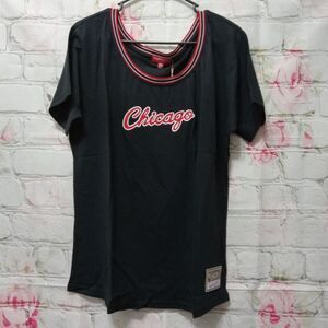 Mitchell & Ness Women's Chicago Bulls Black T-Shirt size 2XL